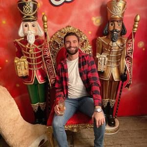 Meet your Posher, Troy